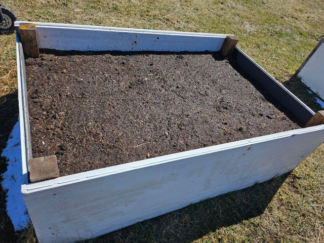 Organic Compost in Plants, Fertilizer & Soil in Strathcona County - Image 3