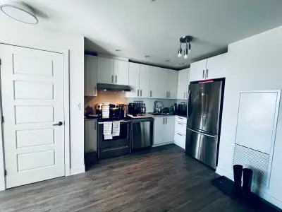 I am subleasing my condo due to moving away for my new job. Also open to the complete lease transfer...