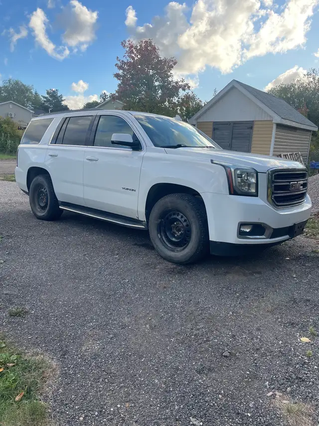 2016 Yukon in Cars & Trucks in Cape Breton - Image 2