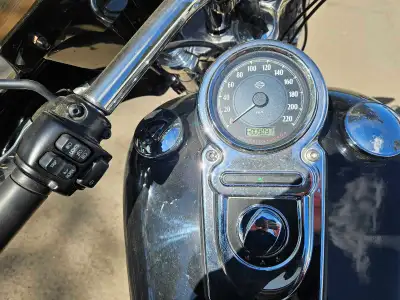 2013 harley fat bob, stage 1 , some aftermarket, all factory take offs, new recluse clutch - not ins...