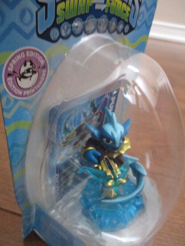 Skylanders SWAP FORCE Figure Punk Shock NEW in Toys & Games in Ottawa - Image 2