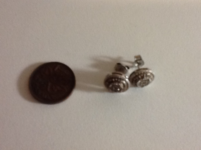 925 Silver Stud Earrings in Jewellery & Watches in Chilliwack - Image 3