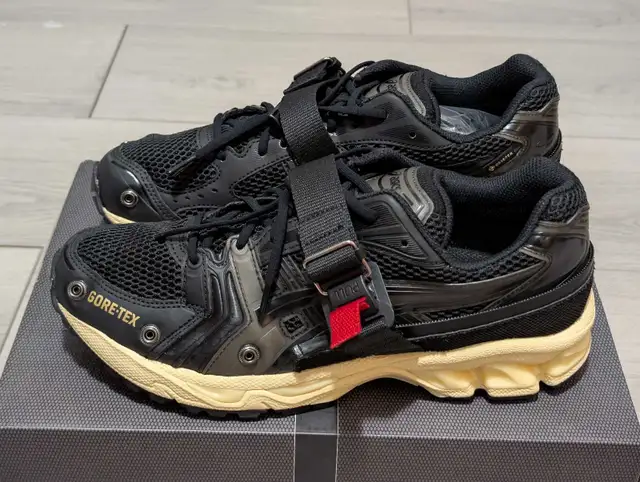 DS Asics x Beams "Mosquito Net" Gel Kayano 14 GTX - Size 8.5/10 in Men's Shoes in Mississauga / Peel Region - Image 4