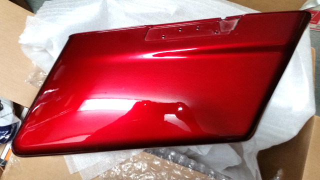 Harley MYST/Velvet Red Sunglo RH Saddlebag  90201064EAD  NEW in Motorcycle Parts & Accessories in London