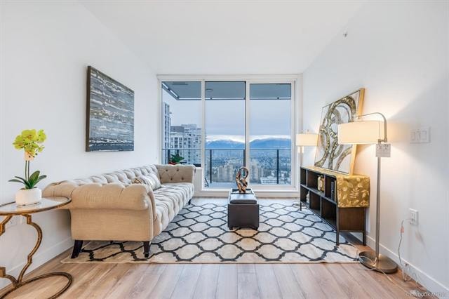 Metrotown 2B2B Apartment High Level Unit Rent available Oct 10 4