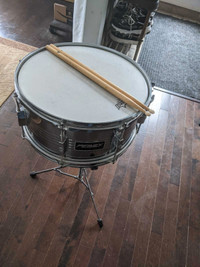 Caisse claire ( Snare) Peavey + stand+ Baguette 