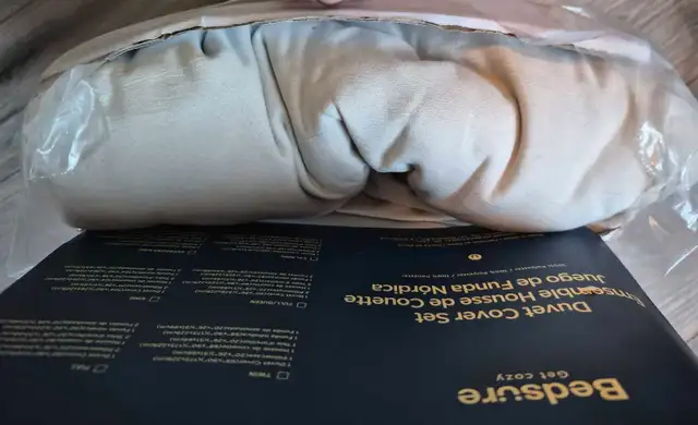 King Size Sheet Set  in Bedding in Charlottetown - Image 2