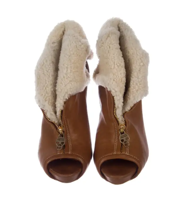 ALEXANDER MCQUEEN Shearling-Trimmed Leather Booties in Women's - Shoes in City of Toronto - Image 5