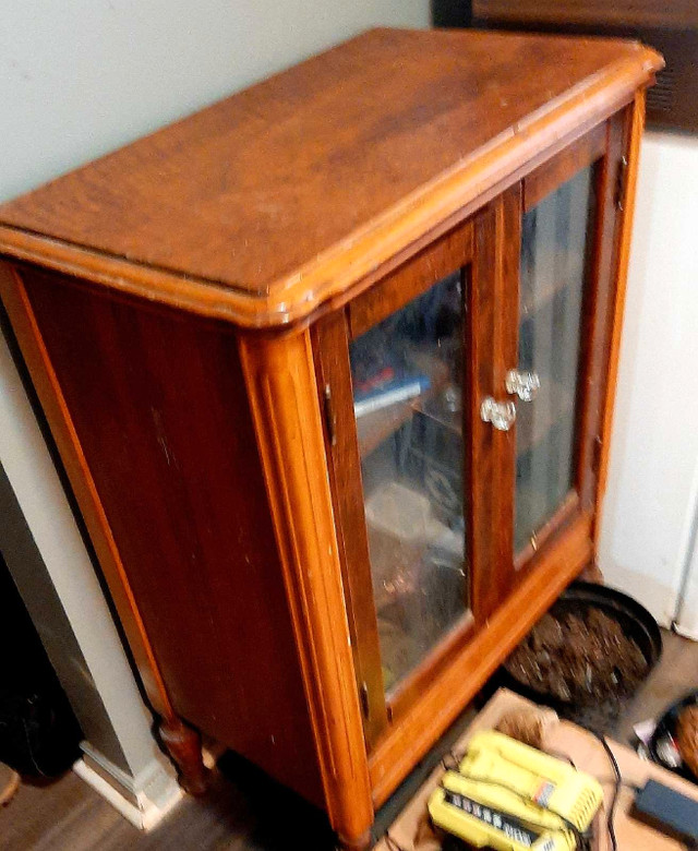 antique teak cabinet with glass doors in Hutches & Display Cabinets in Kitchener / Waterloo - Image 2