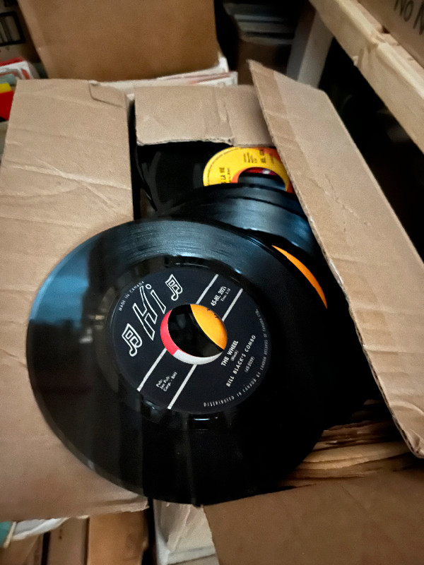 $$$$$ for 45rpm records!!! Looking for large collections $$$$$ in Arts & Collectibles in Belleville
