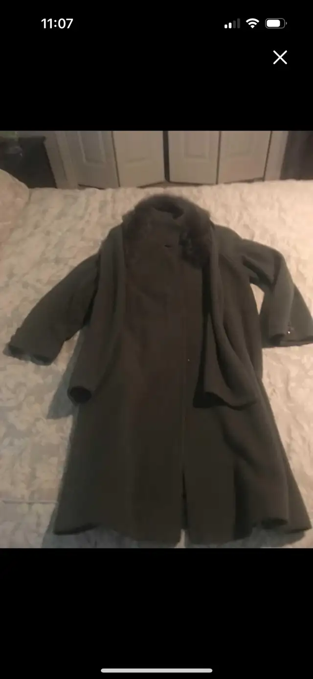 Women’s wool/cashmere coat -GIULIANA - manteau pour femme in Women's - Tops & Outerwear in City of Montréal - Image 4