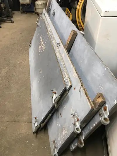 Made for 02 Toyota Tacoma. 6 foot box . 2 Feet high