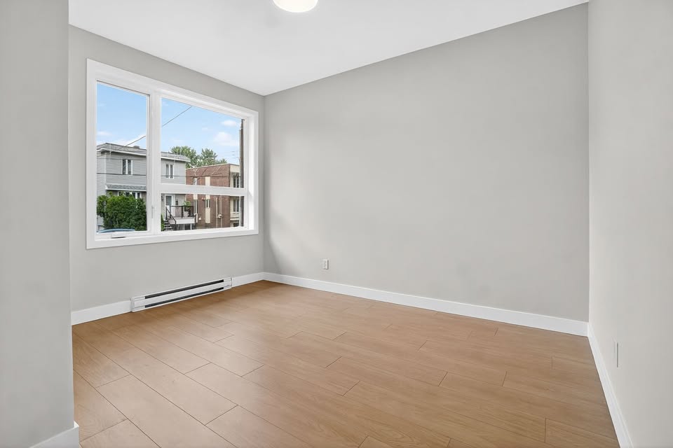 12e Avenue — photo 1