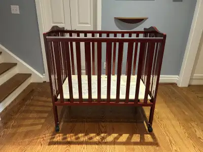 Mini-crib [Dream-on-Me] with new mattress and crib sheets , View more