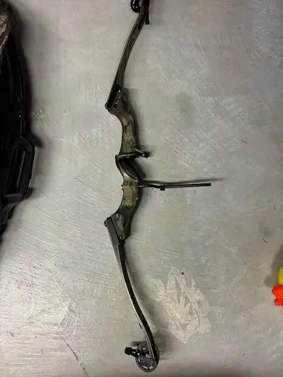 Hoyt Supreme - Compound Bow, View more