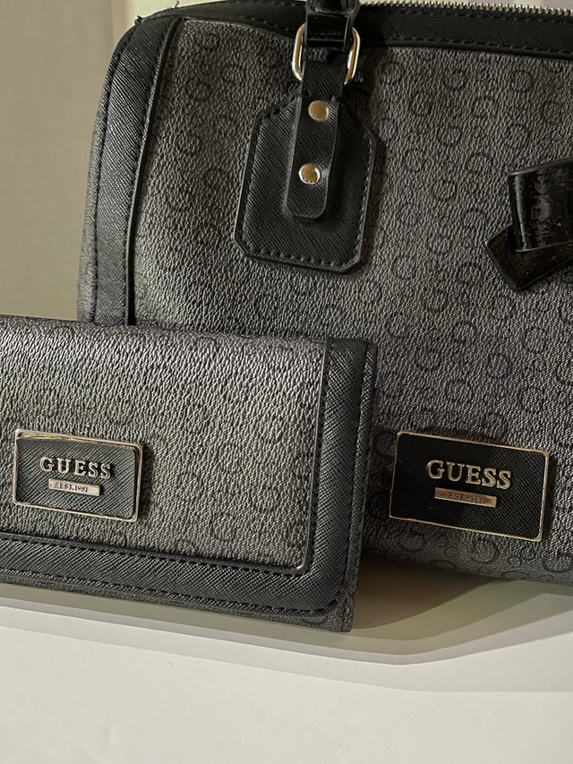  Super sweet Guess purse and wallet in Women's - Bags & Wallets in Oshawa / Durham Region - Image 3