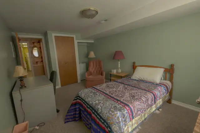 Room for rent for TRENT STUDENT in Room Rentals & Roommates in Peterborough - Image 3