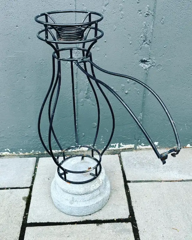PLANT SUPPORT  WROUGHT IRON & CONCRETE  INDUSTRIAL PLANT HOLDER62863733581059123