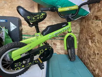 Vélo pour enfant (petites roues incluses), View more