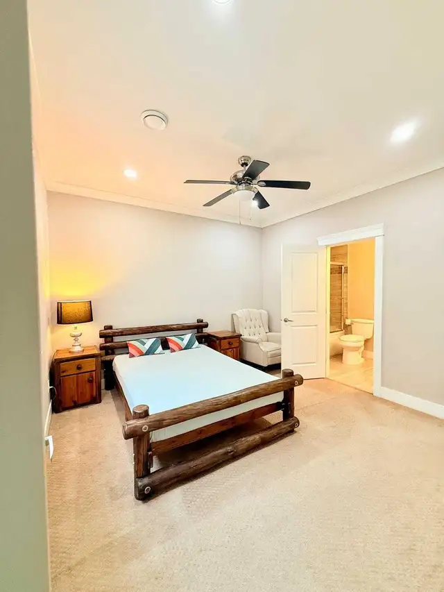 private spacious Fully furnished room with private washroom  in Room Rentals & Roommates in Delta/Surrey/Langley - Image 3
