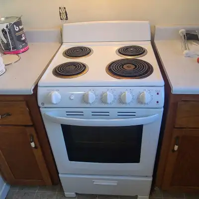 24" GE STOVE , View more