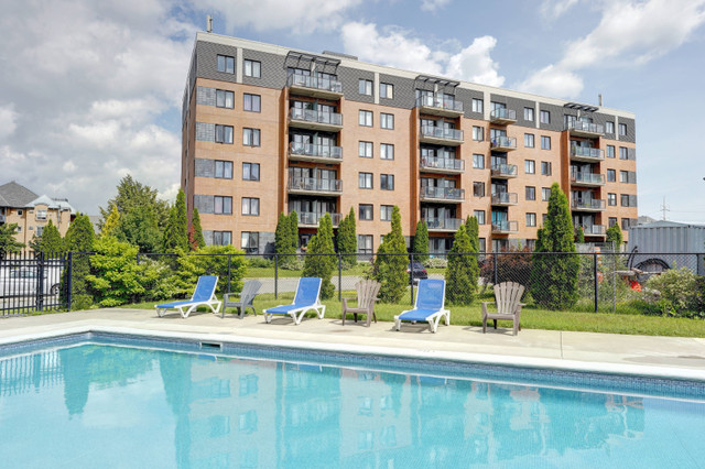 Brossard secteur C, apt meublé avec internet et garage dans Locations longue durée  à Longueuil/Rive Sud