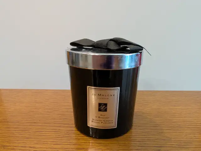 NEW: Jo Malone London Oud & Bergamot Scented Candle in Home Décor & Accents in City of Toronto - Image 2