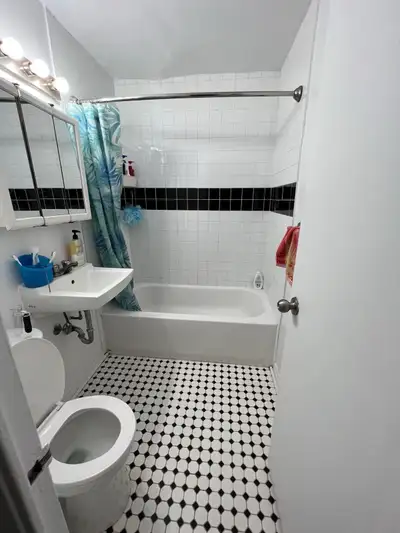 Sharing room for rent