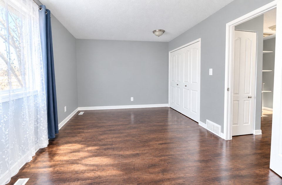 3-BEDROOM TOWNHOUSE + PRIVATE FENCED YARD – BANNERMAN 5