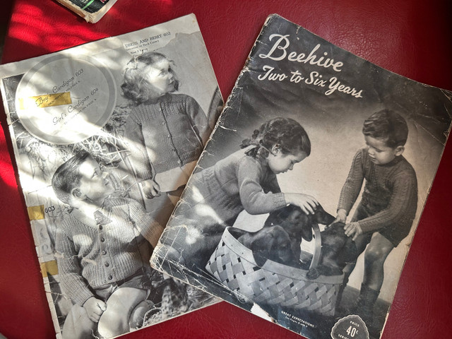 ADORABLE VINTAGE/ANTIQUE KNITTING BOOKLETS (1940’s-1950’s) in Arts & Collectibles in Regina - Image 2