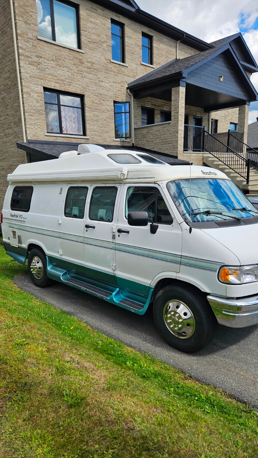 Dodge Roadtrek Versatile 190 1997 — VR classe B 19 pi | RVs ...