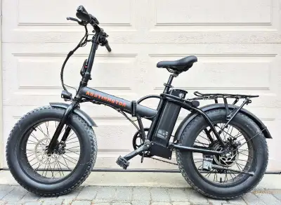 Aostirmotor A20 folding e-bike, in excellent working condition. Very reliable and fun to ride—perfec...