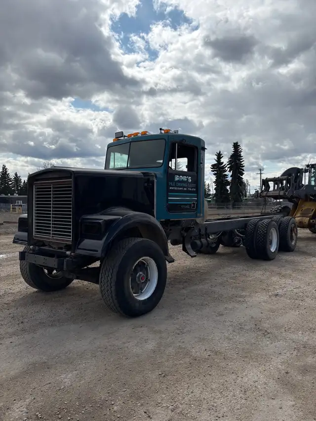 1988 Kenworth w900 **SOLD** in Heavy Trucks in Edmonton - Image 2