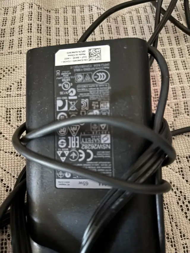 Dell laptop charger 517611176843683841