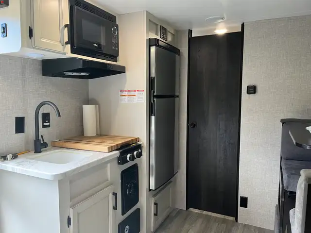 2023 Jayco 183RB STX in Travel Trailers & Campers in St. Albert - Image 4