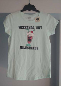 Young Girls Size XL "Weekends, WIFI, Milkshakes" T-Shirt - New