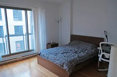 Private room near Guy-Concordia with PRIVATE BATHROOM