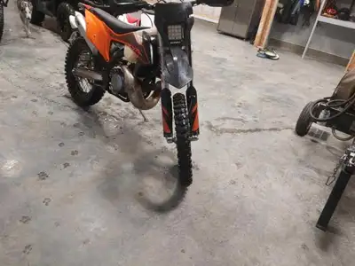 Ktm 2020 300 xcw demande 7500$ contacter 506-423-2299 demander pour Tommy