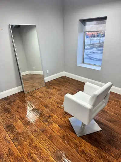 3 Private Salon Studio Rooms for Rent We have 3 private studio rooms available inside a professional...