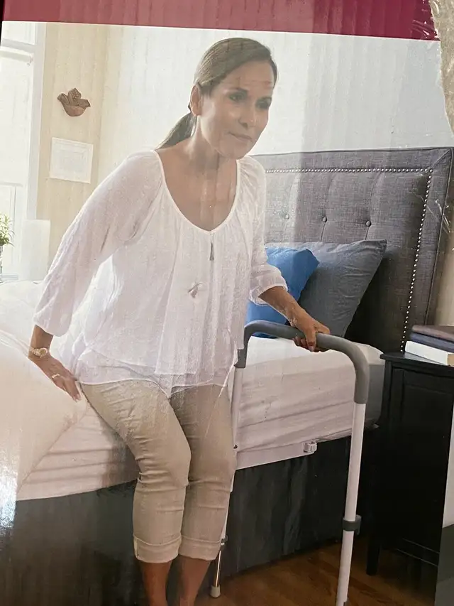 Smart bed railing & mobility541618097693675526
