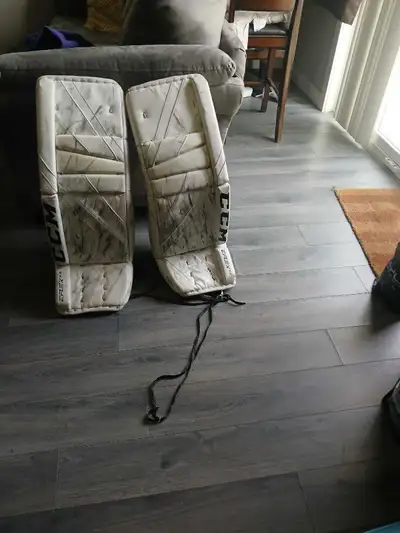 CCM EFLEX 5.5 goalie pads size 34, View more