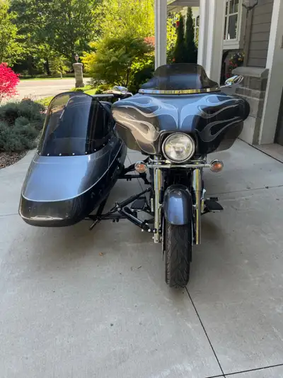 2008 Yamaha XV1700 Road Star Silverado with a Friendship II SE sidecar. 1700 cc V-twin with fuel inj...