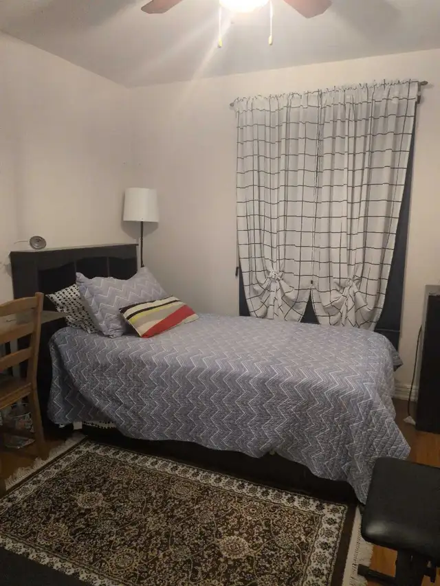 Room for rent   at westney  and Harwood