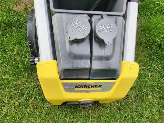 Karcher Electric PRESSURE Power  WASHER K 2000 1.3 GPM 2000 PSI in Outdoor Tools & Storage in Windsor Region - Image 5