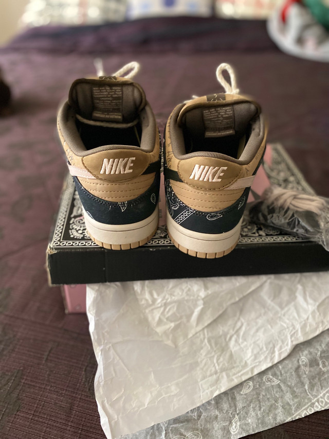 Travis Scott dunks  “special box” in Men's Shoes in City of Toronto - Image 2