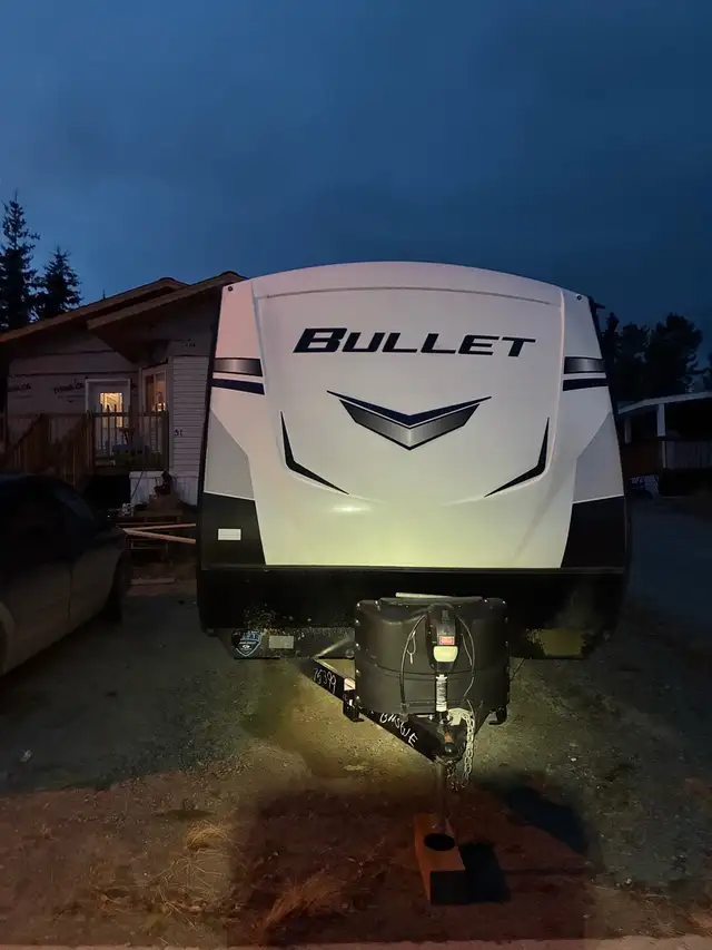 Travel trailer in Travel Trailers & Campers in Whitehorse - Image 2