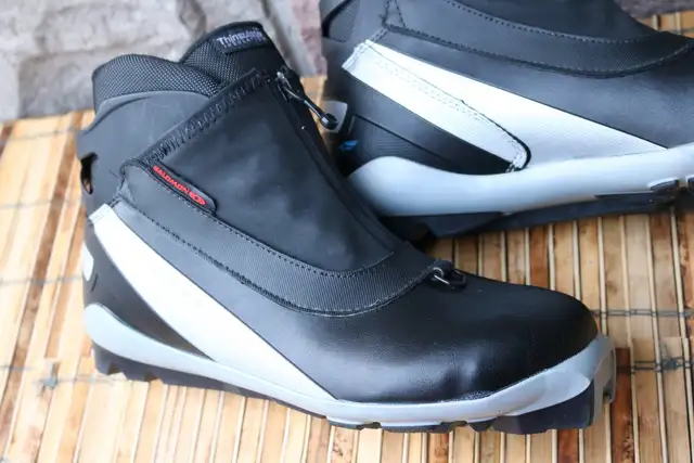 Cross country ski boots men’s SNS Profil Salomon UK 9, USA 9.5 4 in Ski in City of Toronto - Image 3
