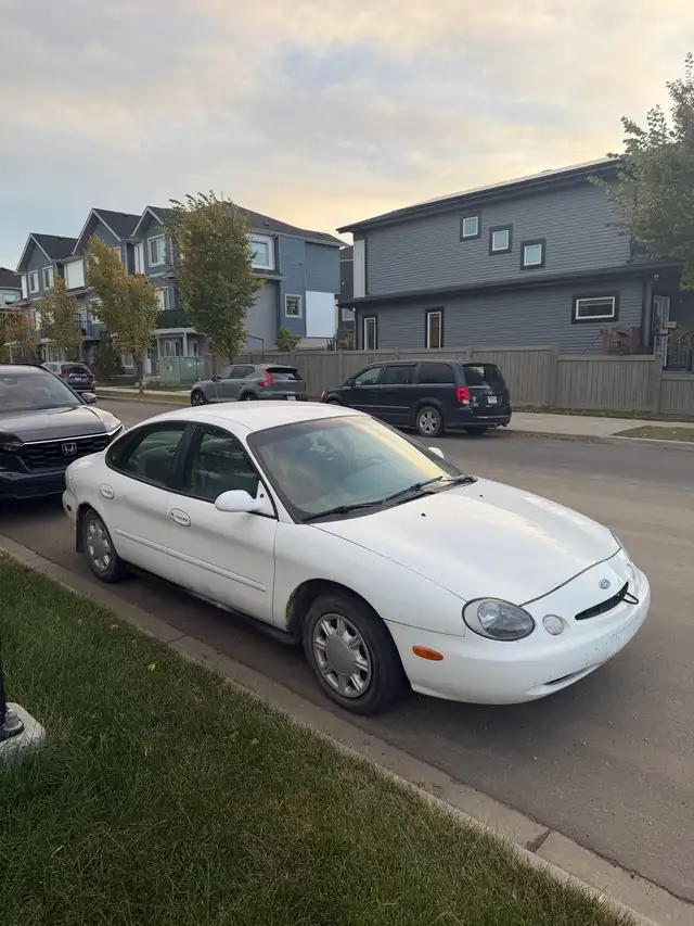  1999 Ford Taurus581029104861194241