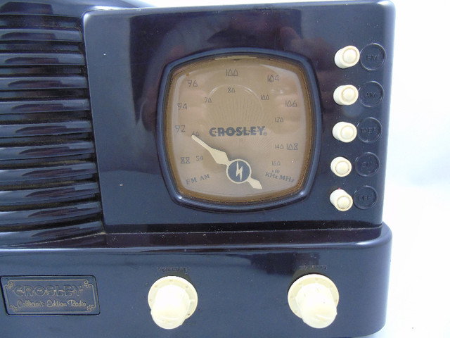 Vintage Retro Crosley Working Radio and Cassette Player date 80s in General Electronics in Bedford - Image 4
