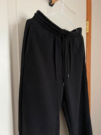 Uniqlo Women's Sweatpants - Black